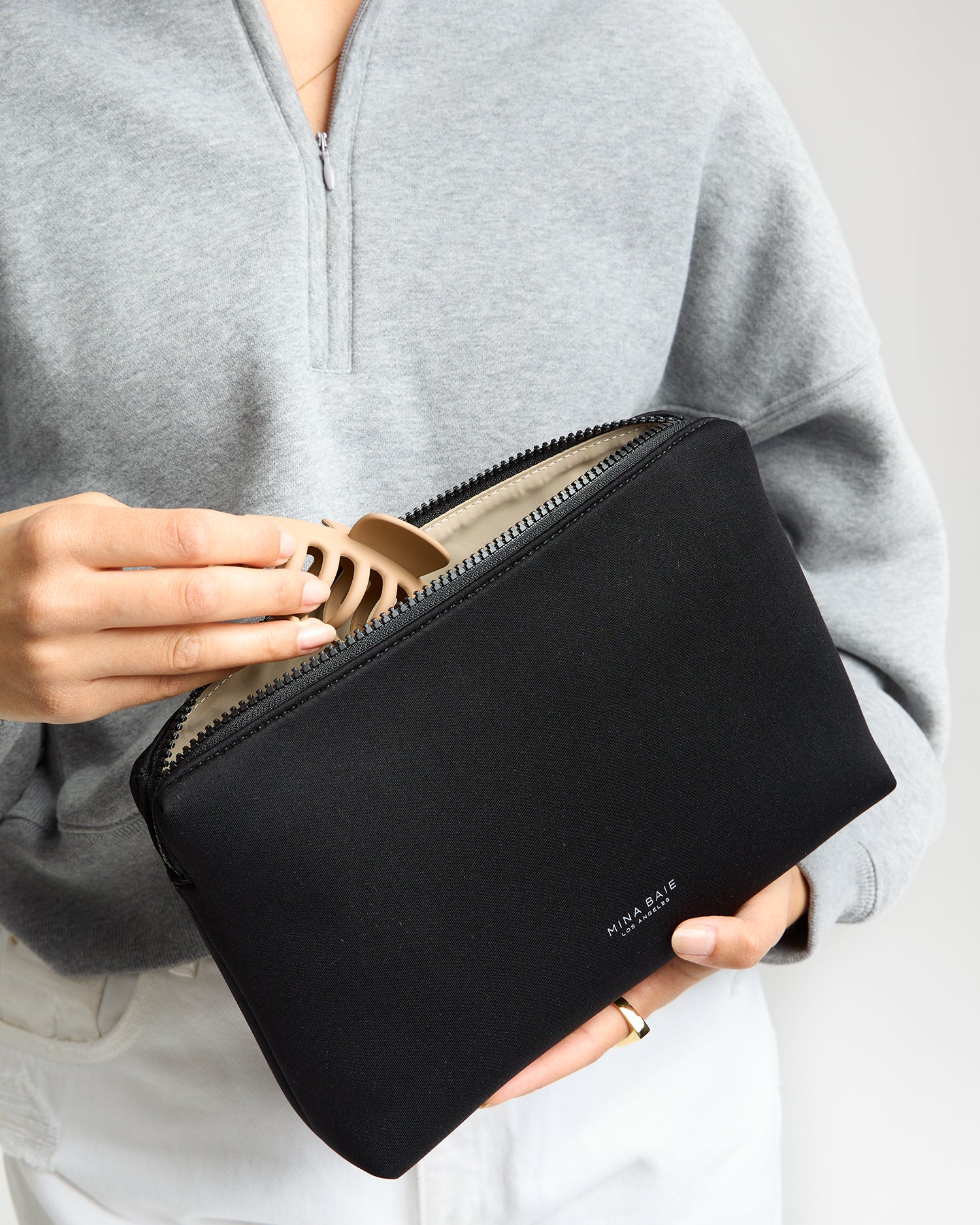 Ari Everyday Pouch Neoprene - Image 4