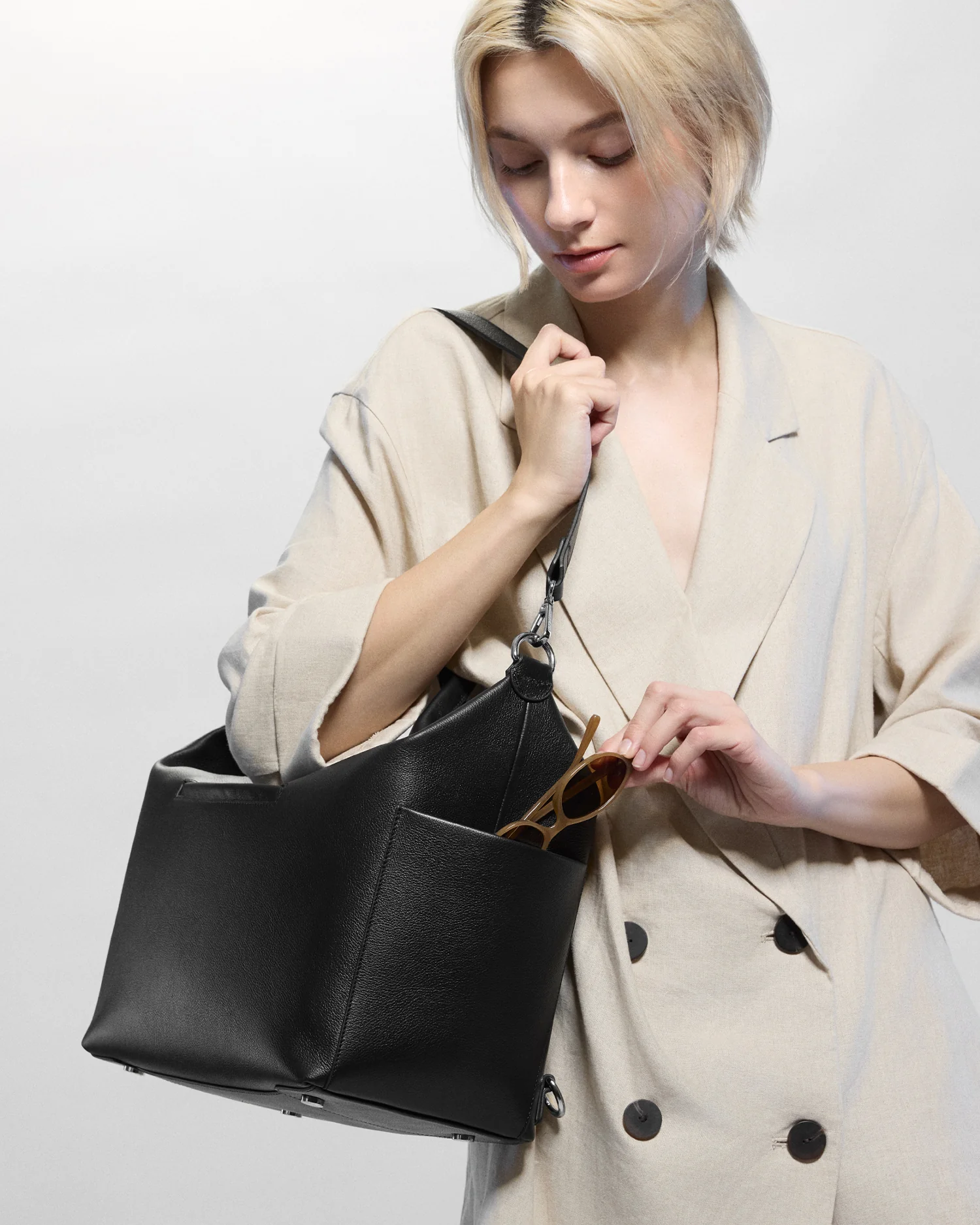 Emmy Leather Midi - Image 18