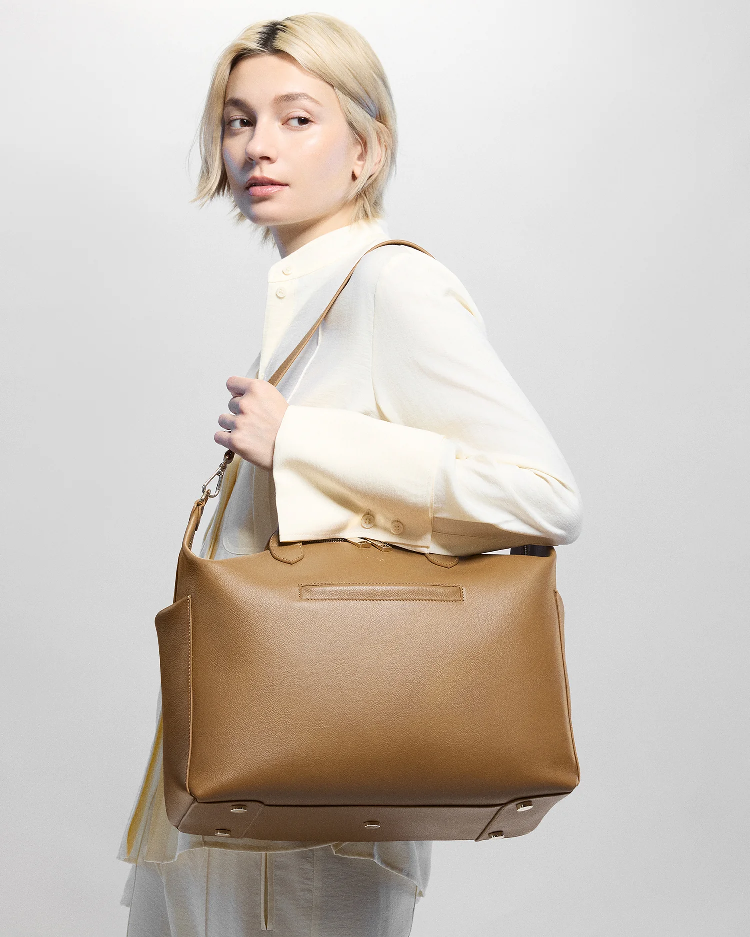Emmy Leather Midi - Image 23