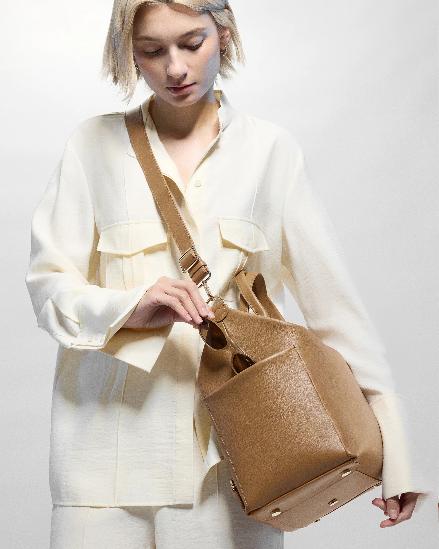 Emmy Leather Midi - Image 25