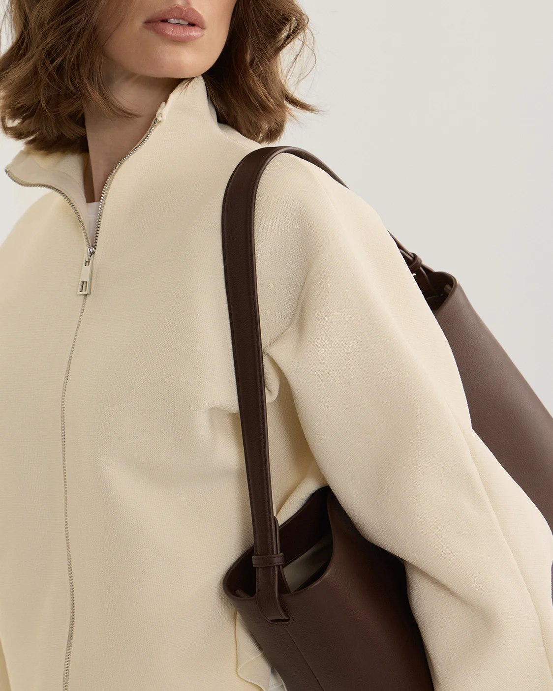 Harlow Broad Strap Leather - Image 11
