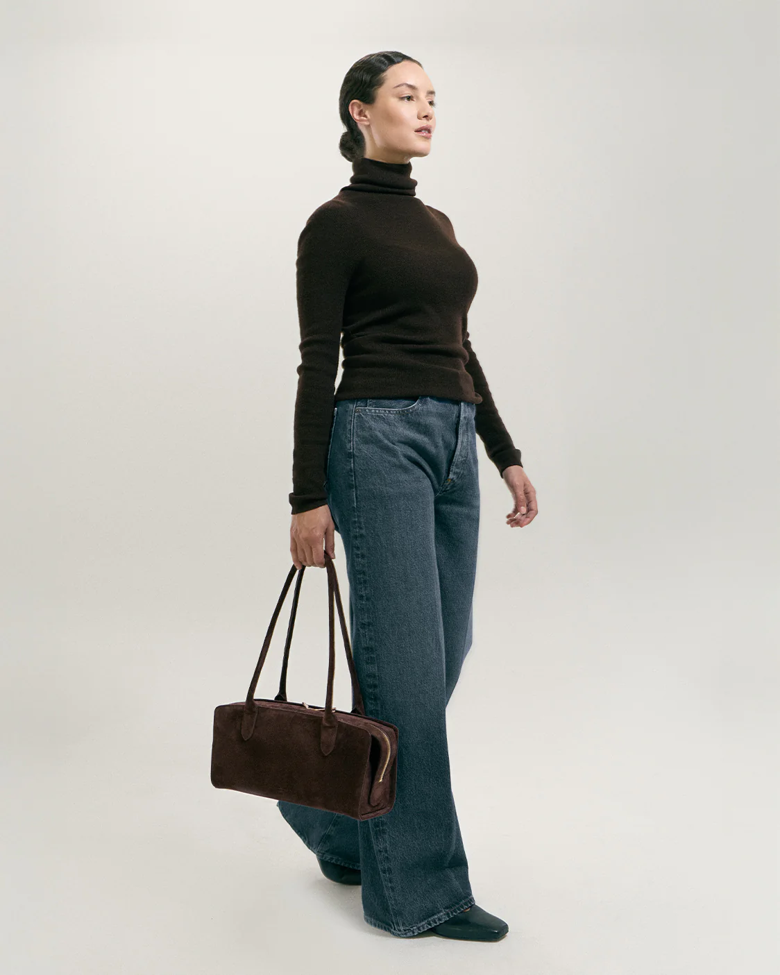 Robbie East-West Suede - Image 10