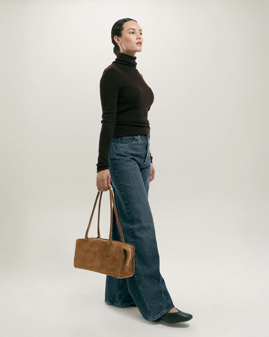 Robbie East-West Suede - Image 16