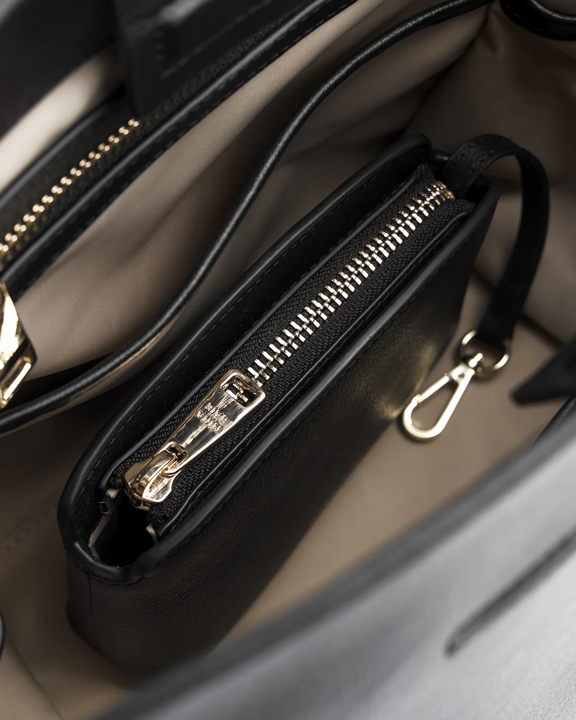 Sophia Pouch Leather - Image 6